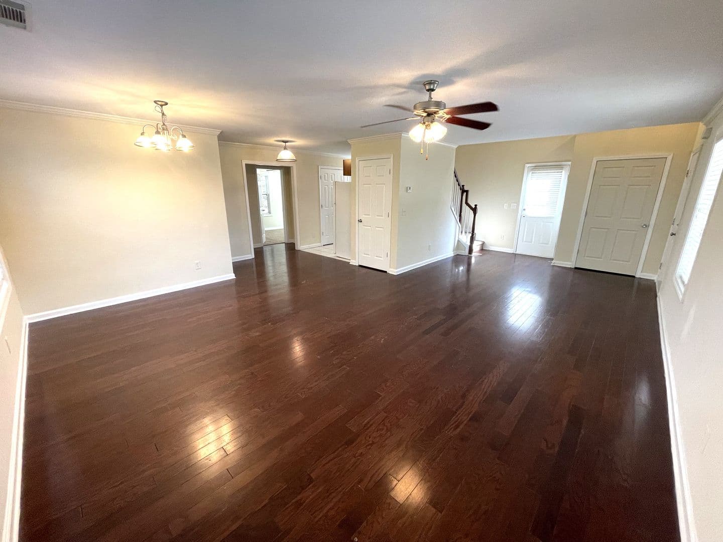 Athens House: 112 Pineview Ct