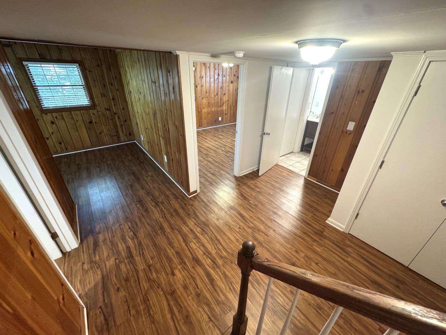 Athens House: 150 Pineview Dr