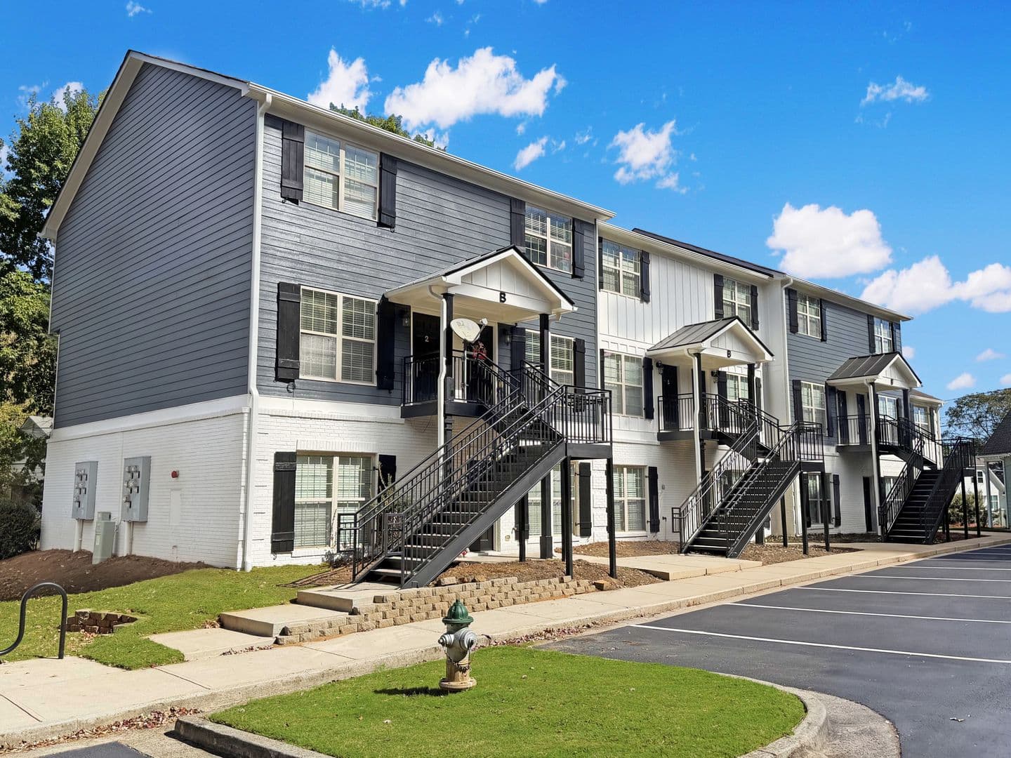 Athens Apartment: 270 Strickland Ave