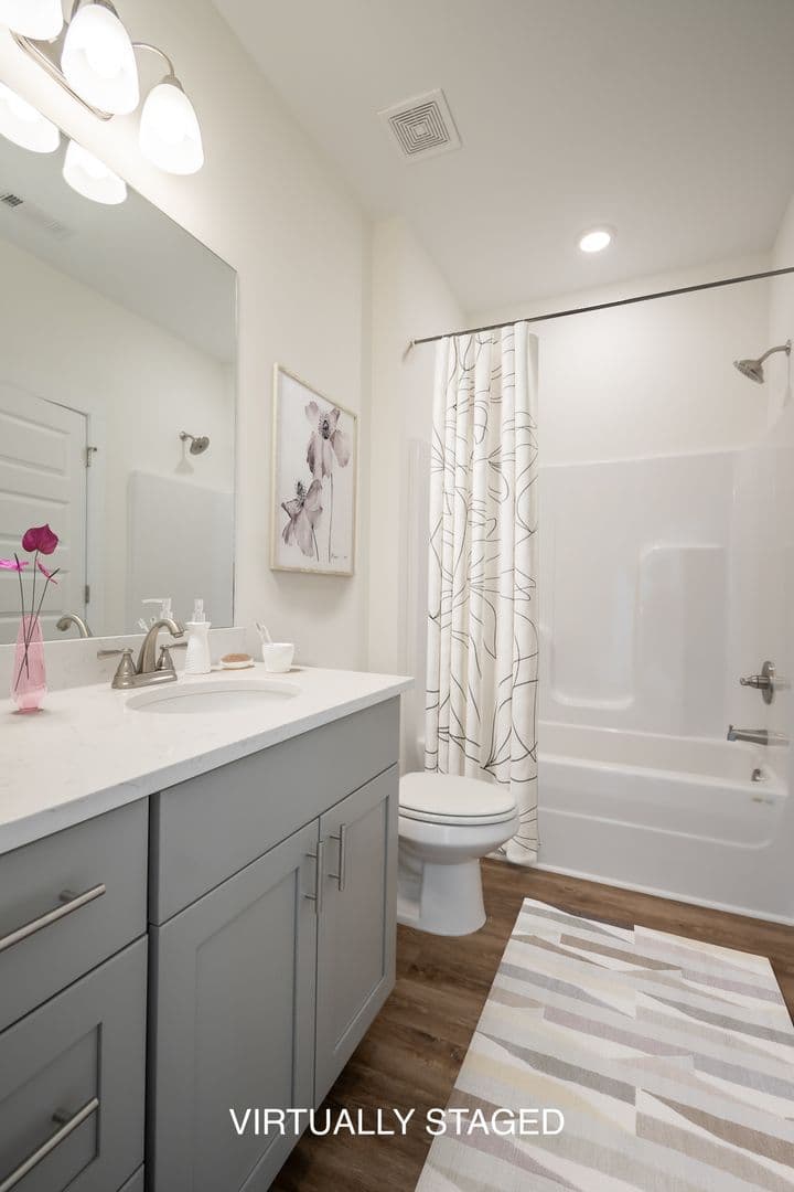 Athens Townhome: 215 Ruth St