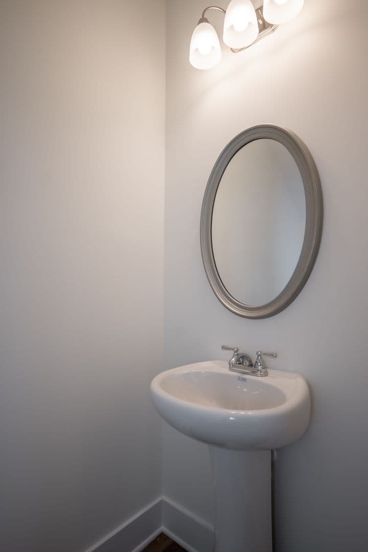 Athens Townhome: 215 Ruth St