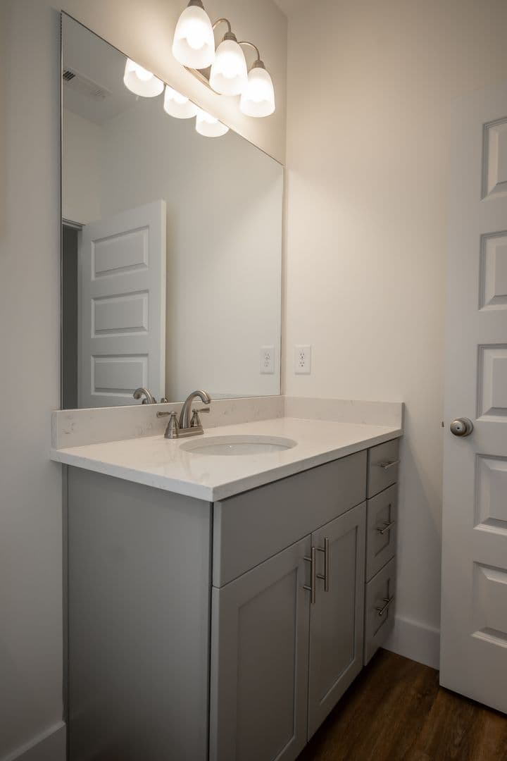 Athens Townhome: 215 Ruth St