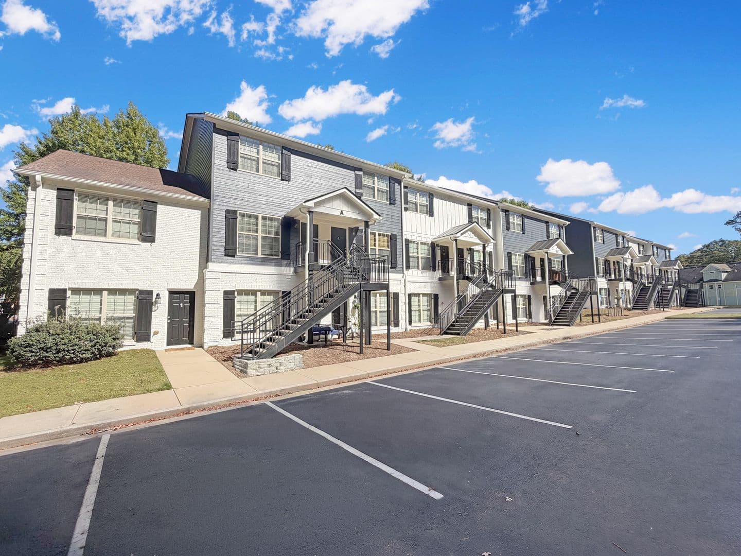 Athens Apartment: 270 Strickland Ave