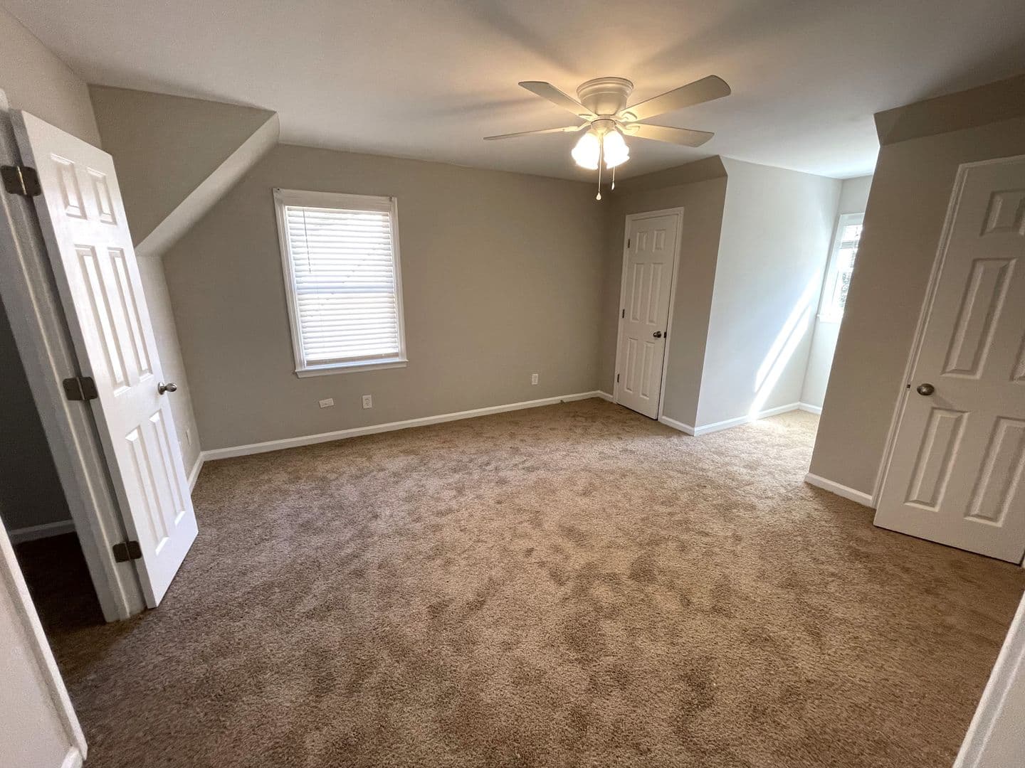 Athens House: 125 Hardin Dr