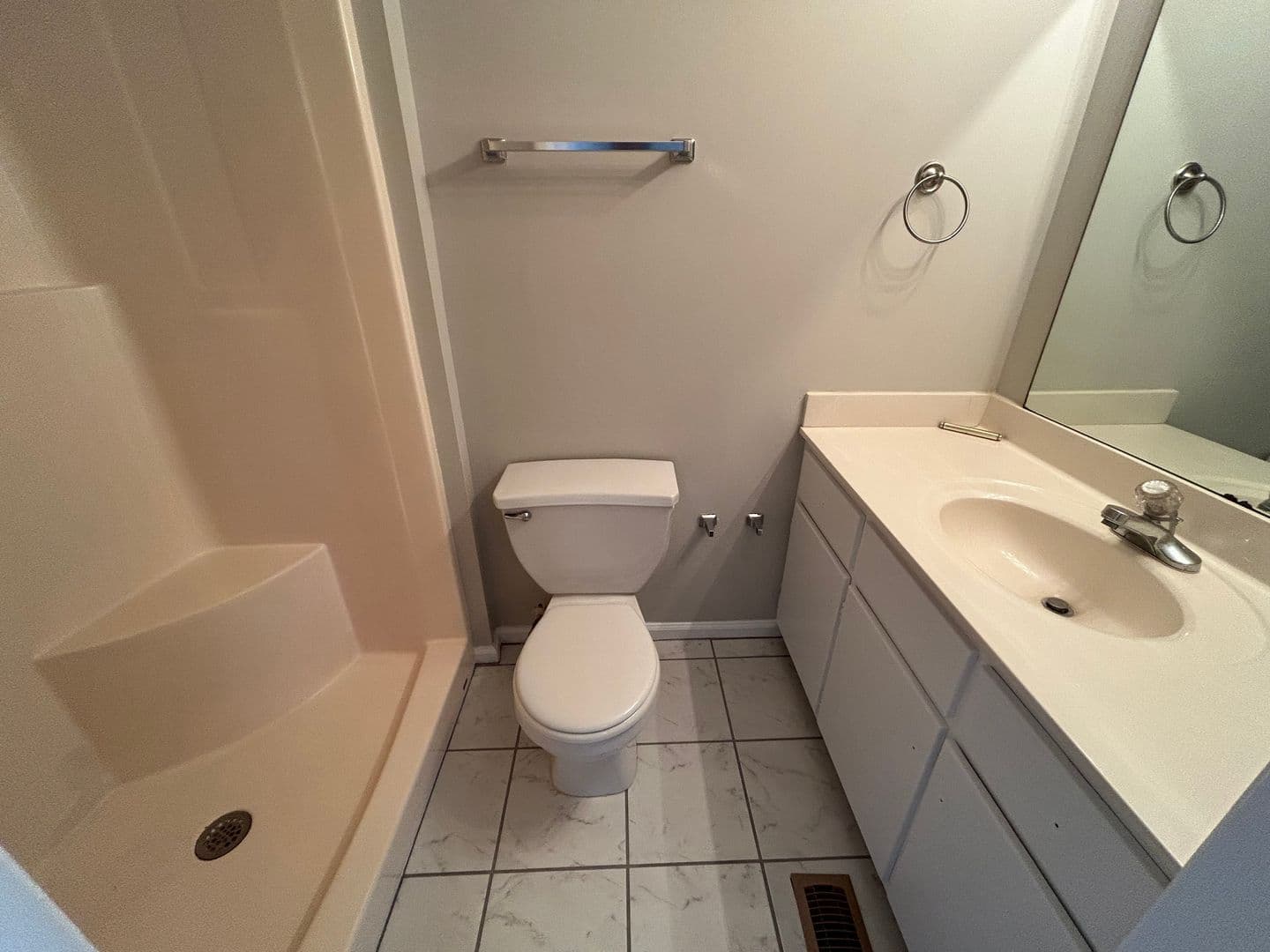 Athens Apartment: 127 Barrington Drive
