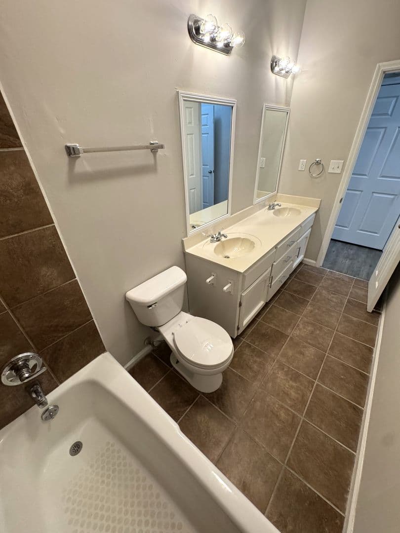 Athens House: 620 Pinecrest Dr