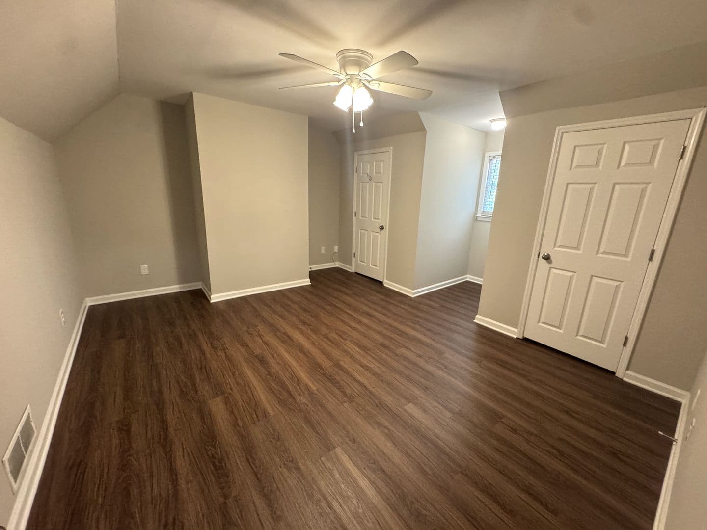 Athens House: 620 Pinecrest Dr