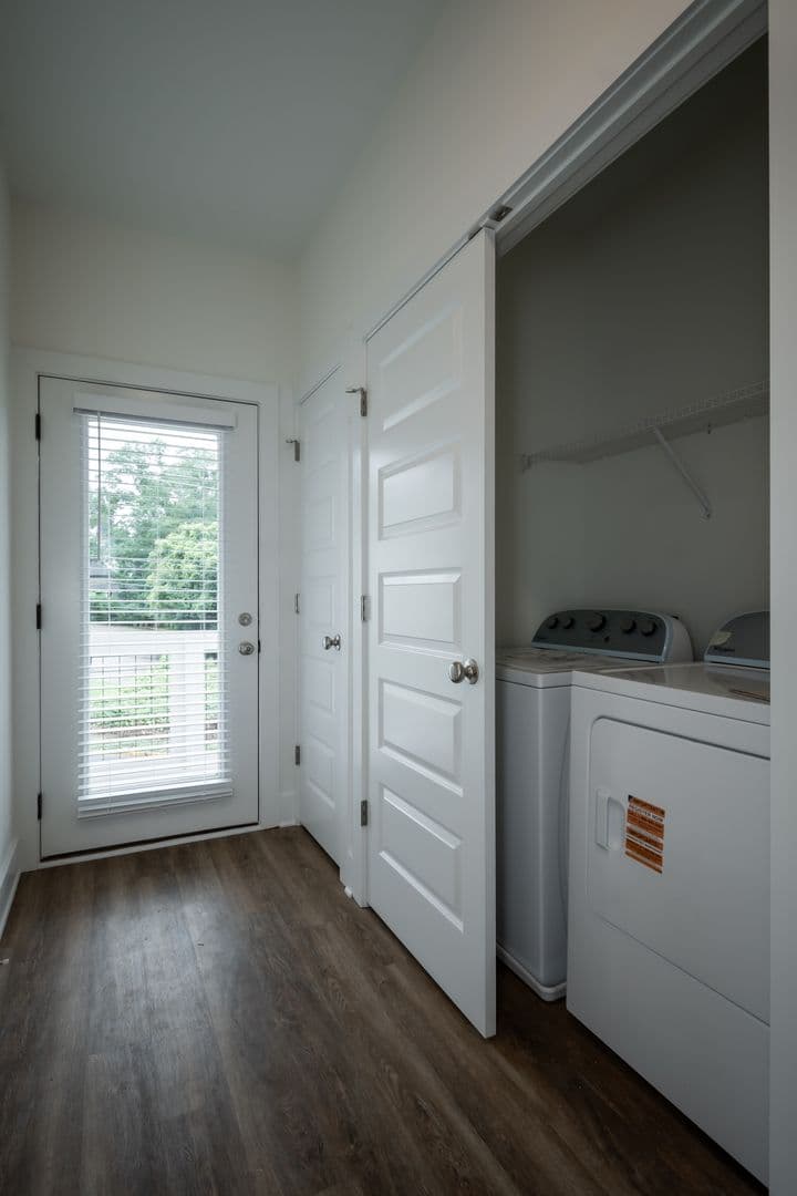 Athens Townhome: 215 Ruth St