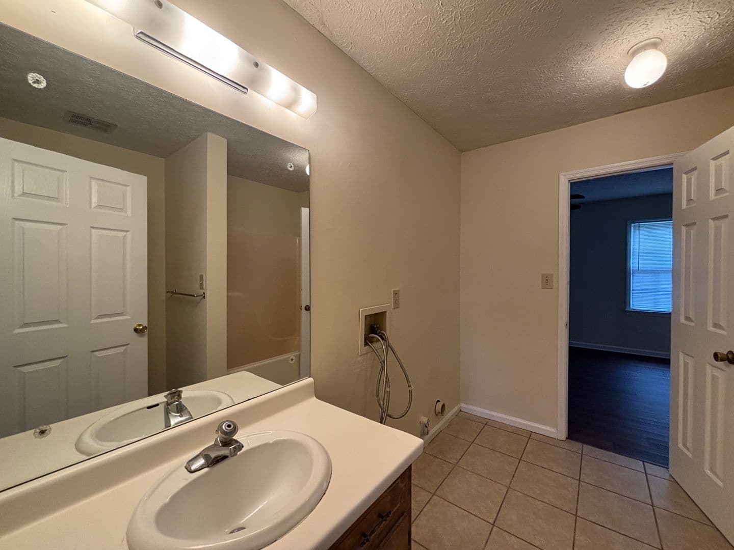 Athens Apartment: 270/272 Sleepy Creek Dr