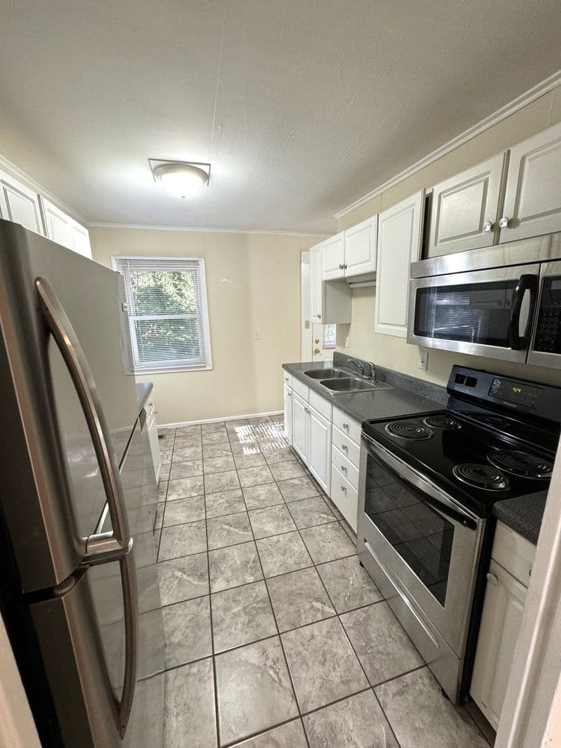 Athens House: 125 Habersham Dr