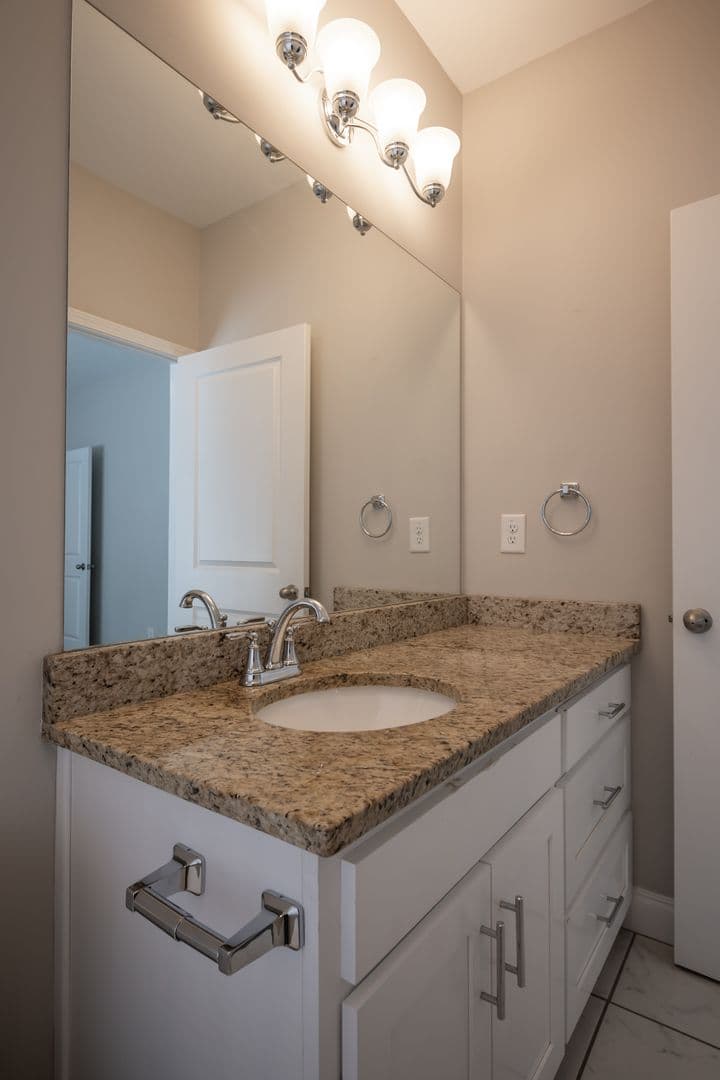Athens Apartment: 90 Woodsong Ave