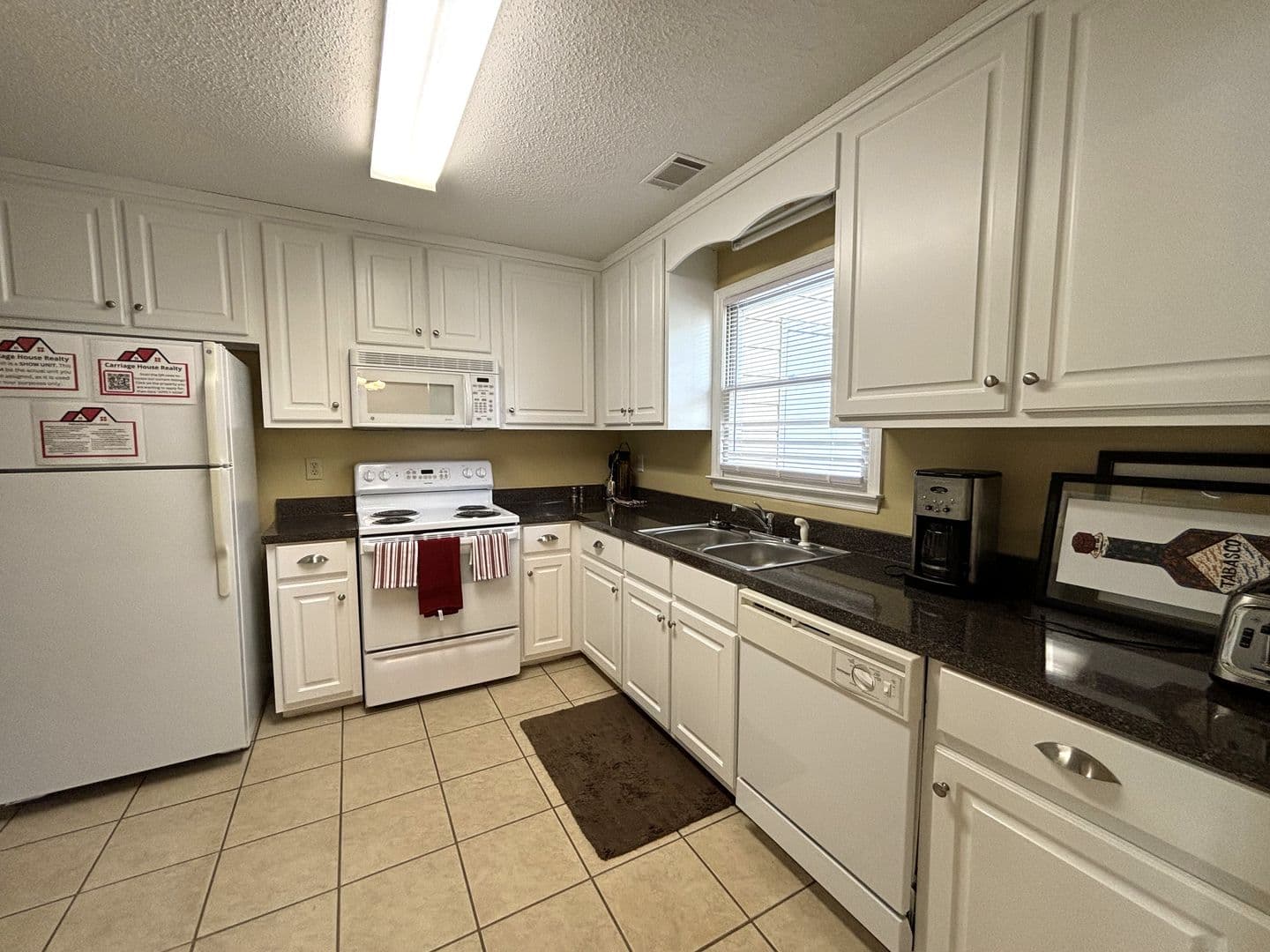 Athens Apartment: 210 Whitehall Road