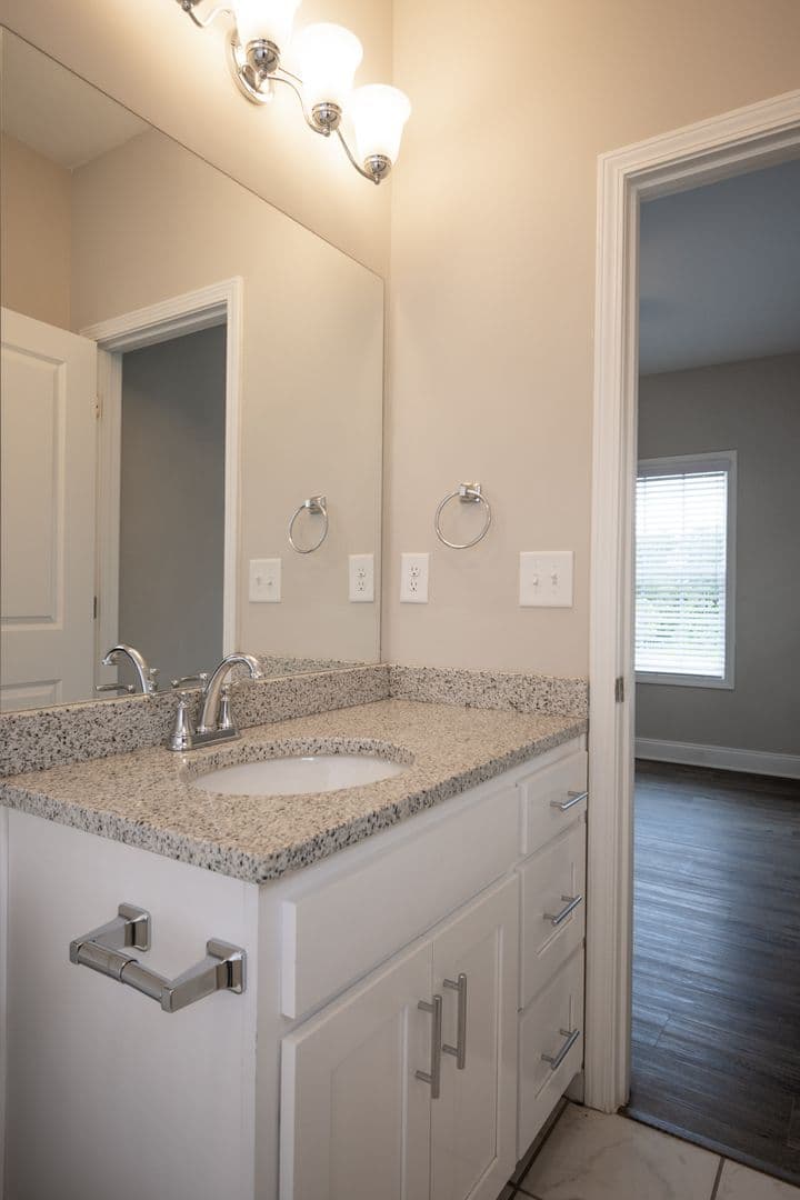 Athens Apartment: 90 Woodsong Ave