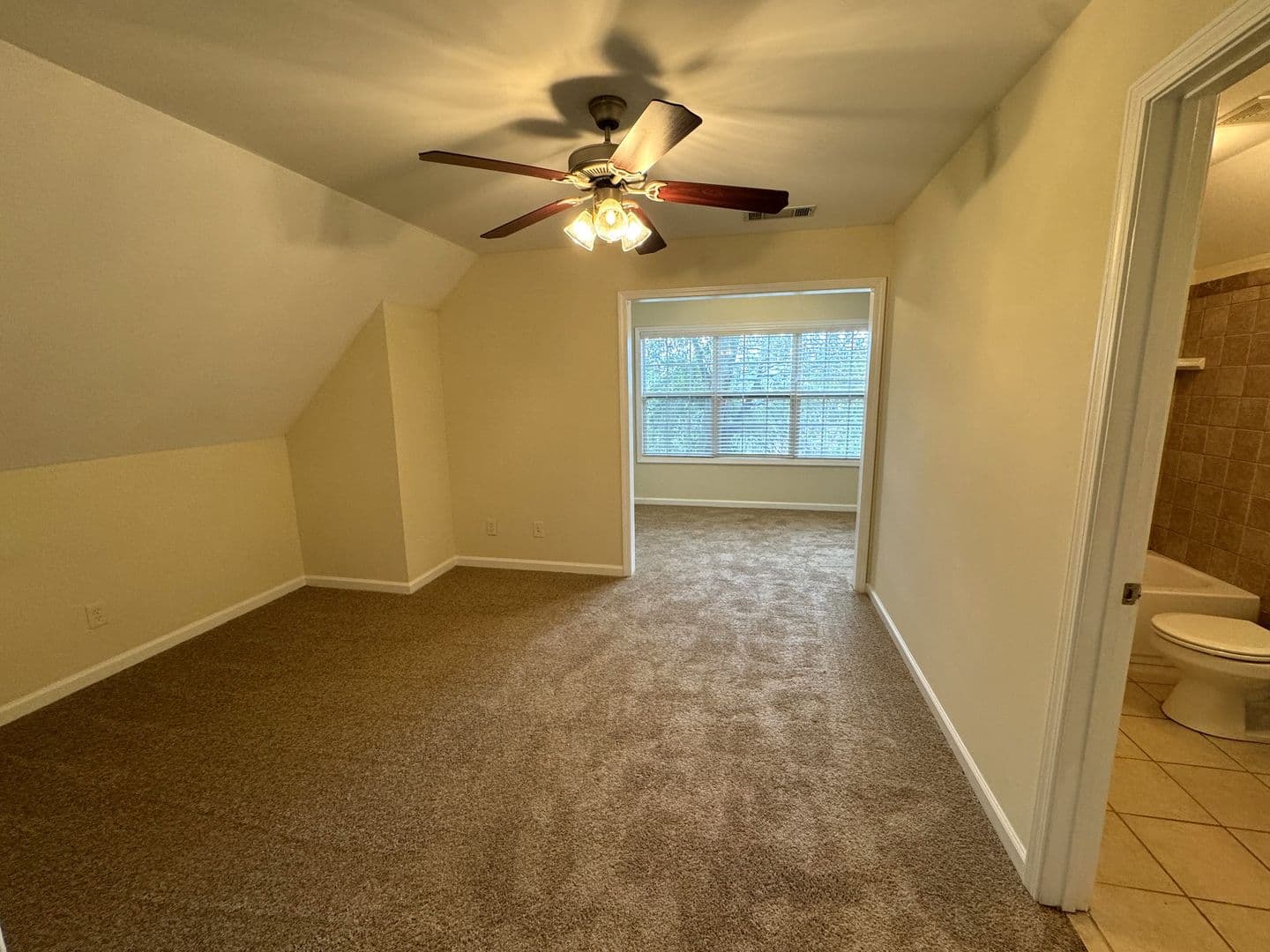 Athens House: 100 Pineview Ct