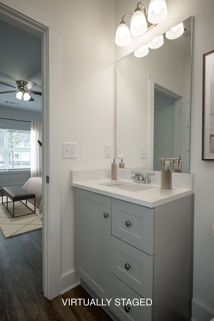 Athens Townhome: 215 Ruth St