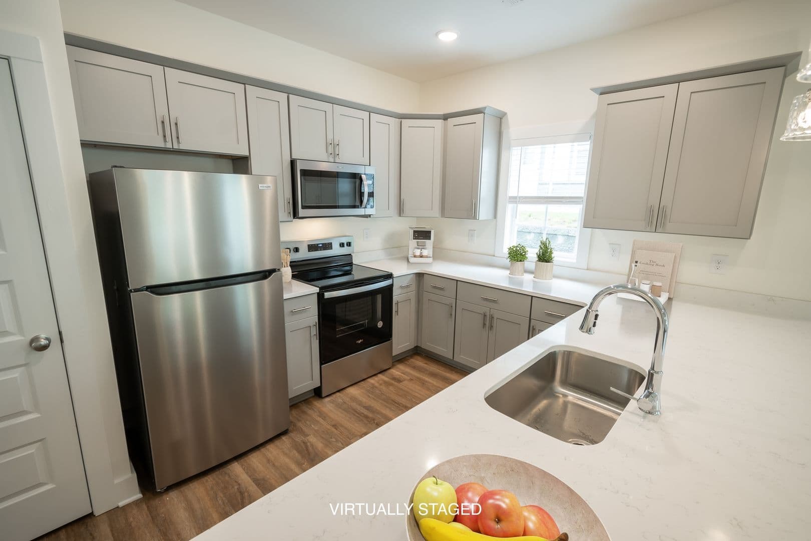Athens Townhome: 215 Ruth St