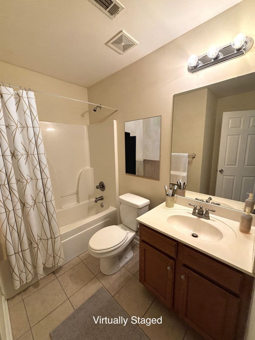 Athens House: 100 Pineview Ct
