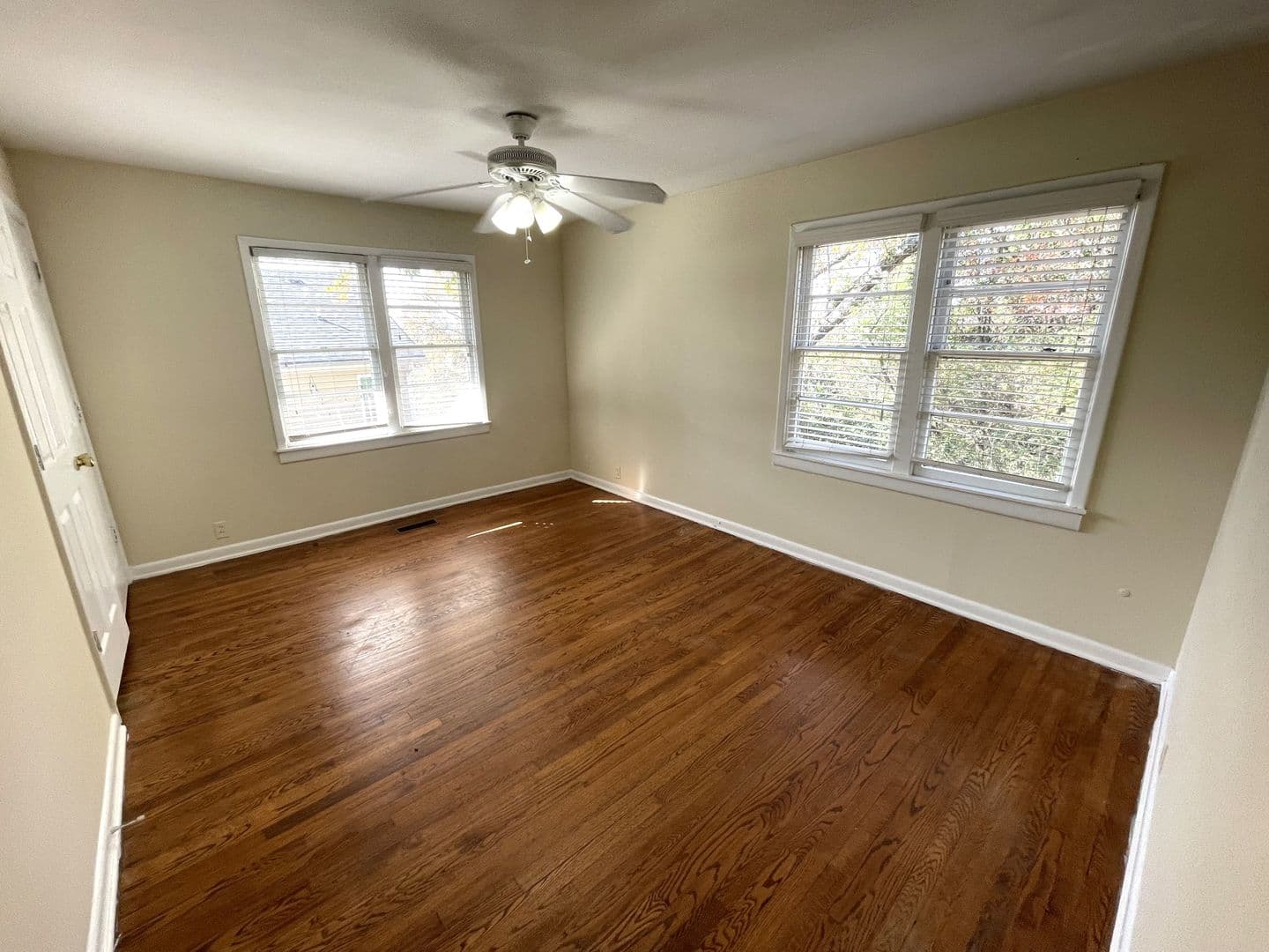 Athens House: 160 Pineview Dr