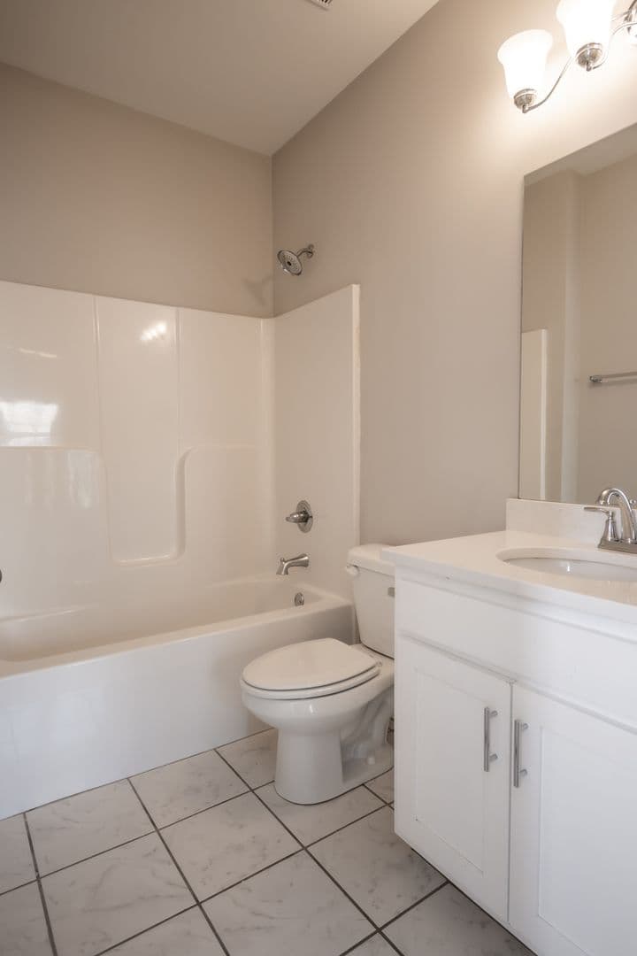 Athens Apartment: 90 Woodsong Ave