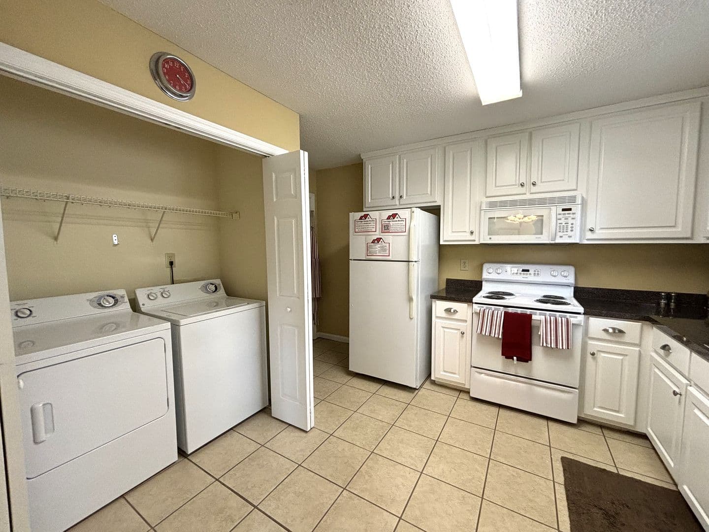 Athens Apartment: 210 Whitehall Road