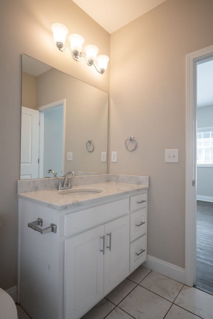 Athens Apartment: 90 Woodsong Ave