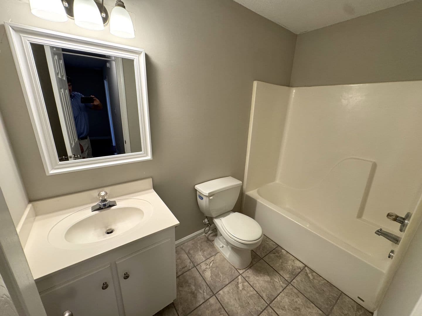Athens Apartment: 245 Pineview Drive