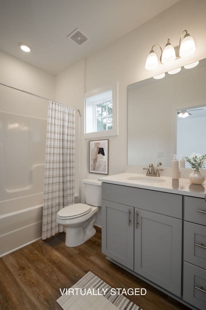Athens Townhome: 215 Ruth St