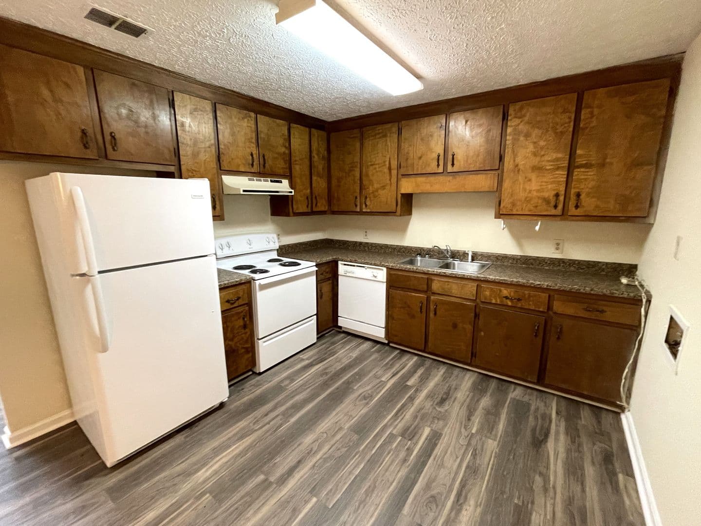 Athens Apartment: 435/437 Lexington Heights