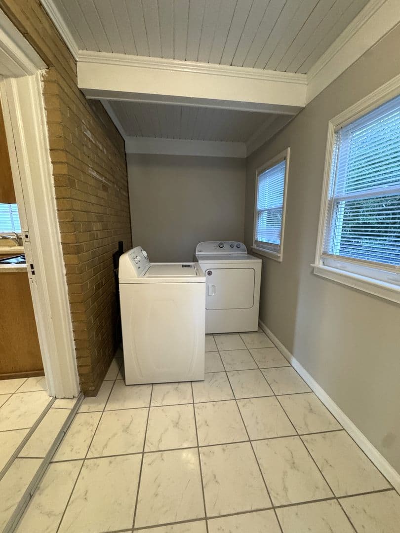 Athens House: 1020 Cherry Hills Court