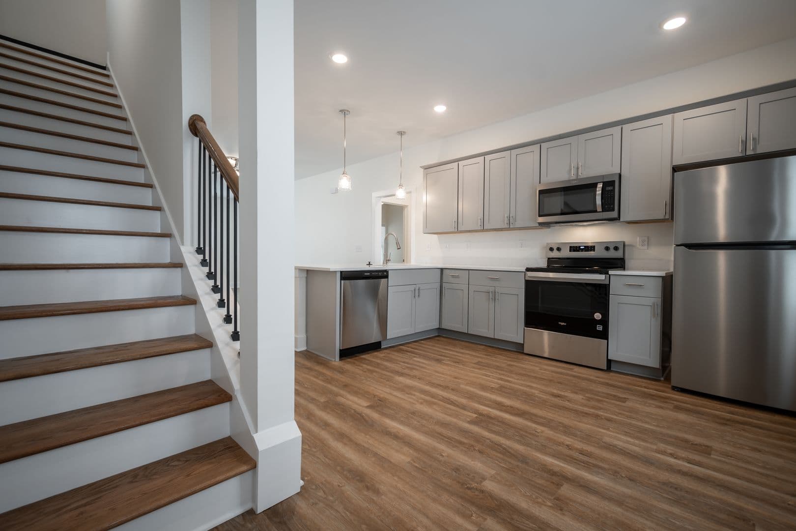 Athens Townhome: 215 Ruth St