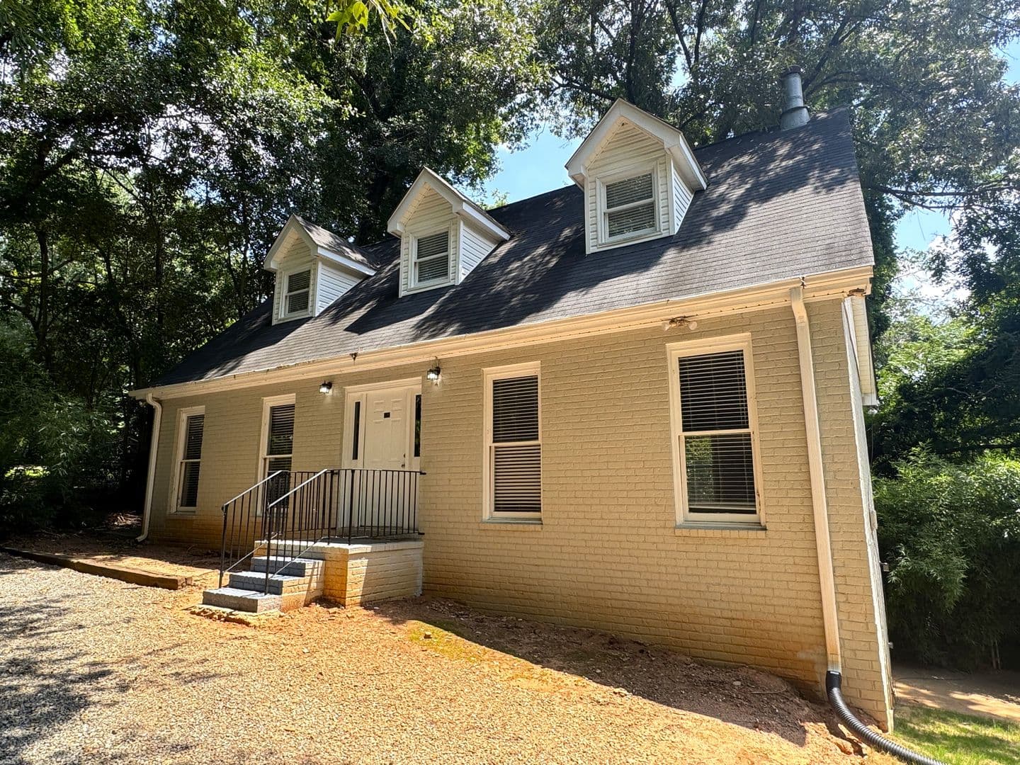 Athens House: 620 Pinecrest Dr
