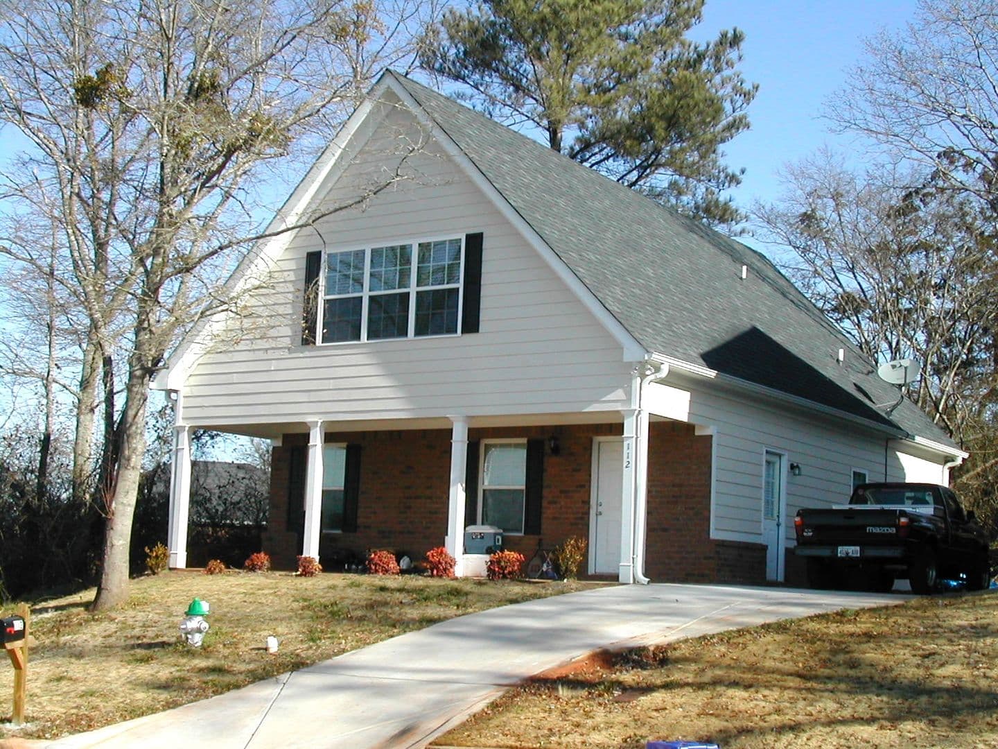 Athens House: 112 Pineview Ct