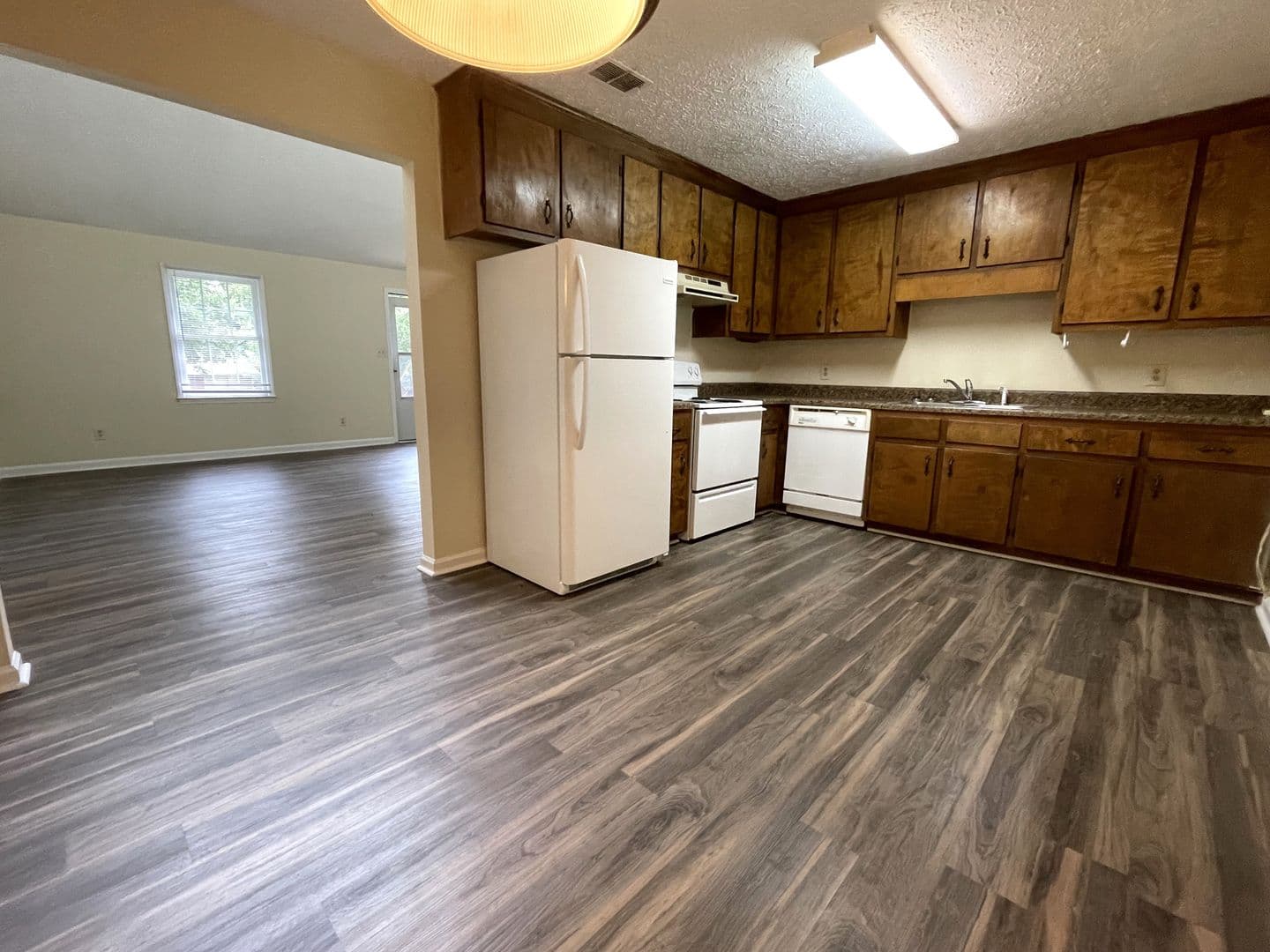 Athens Apartment: 435/437 Lexington Heights