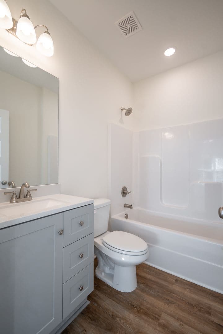 Athens Townhome: 215 Ruth St