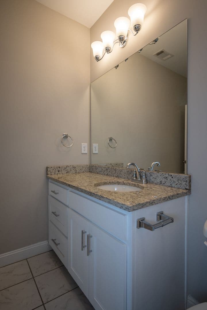 Athens Apartment: 90 Woodsong Ave