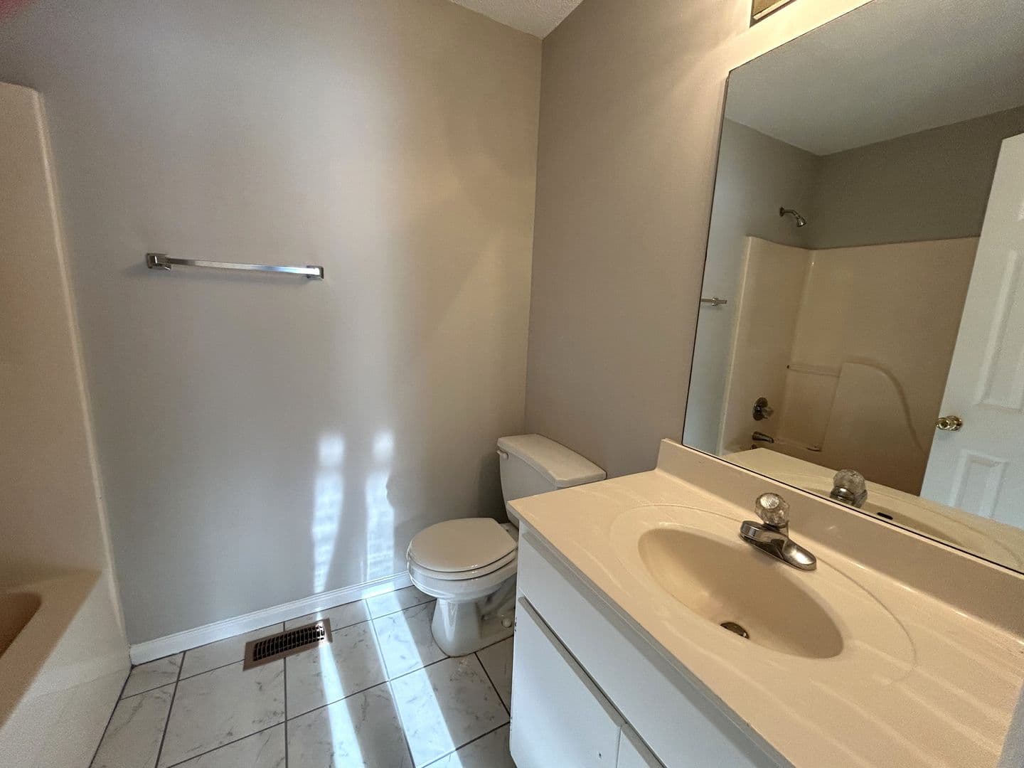 Athens Apartment: 127 Barrington Drive