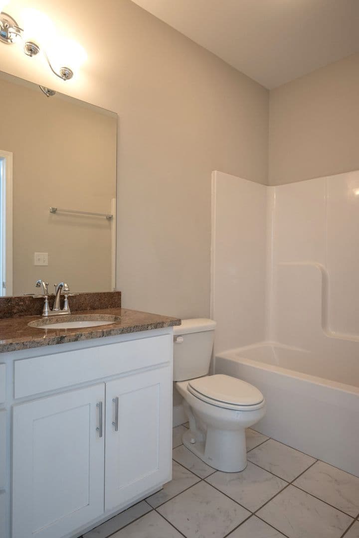 Athens Apartment: 90 Woodsong Ave