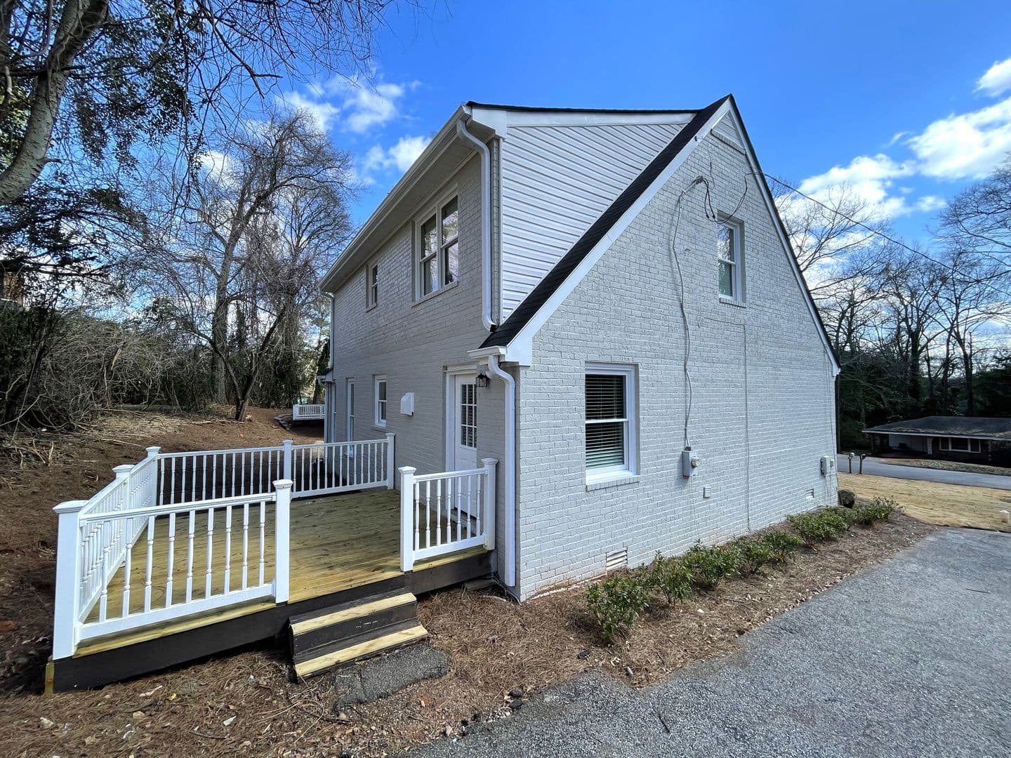 Athens House: 125 Hardin Dr