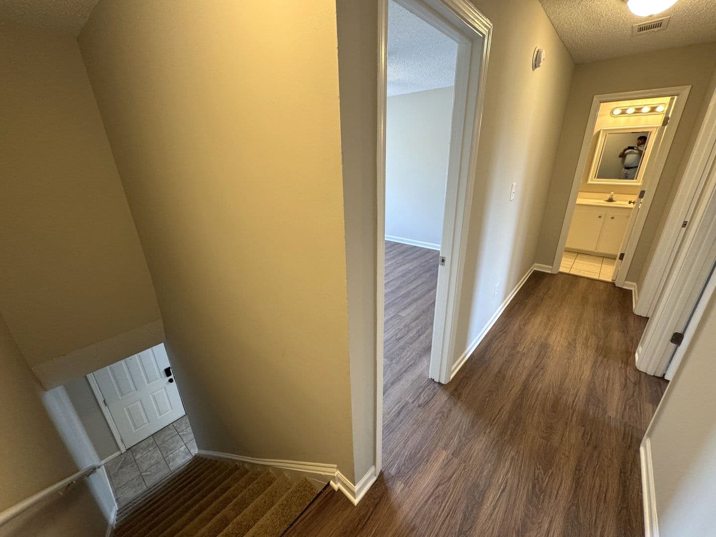 Athens Apartment: 245 Pineview Drive