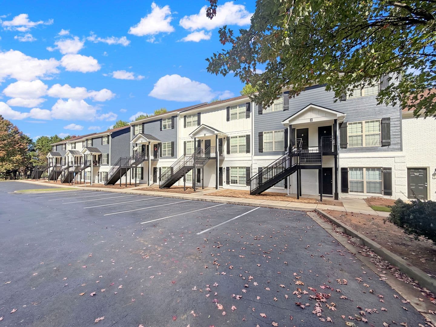 Athens Apartment: 270 Strickland Ave