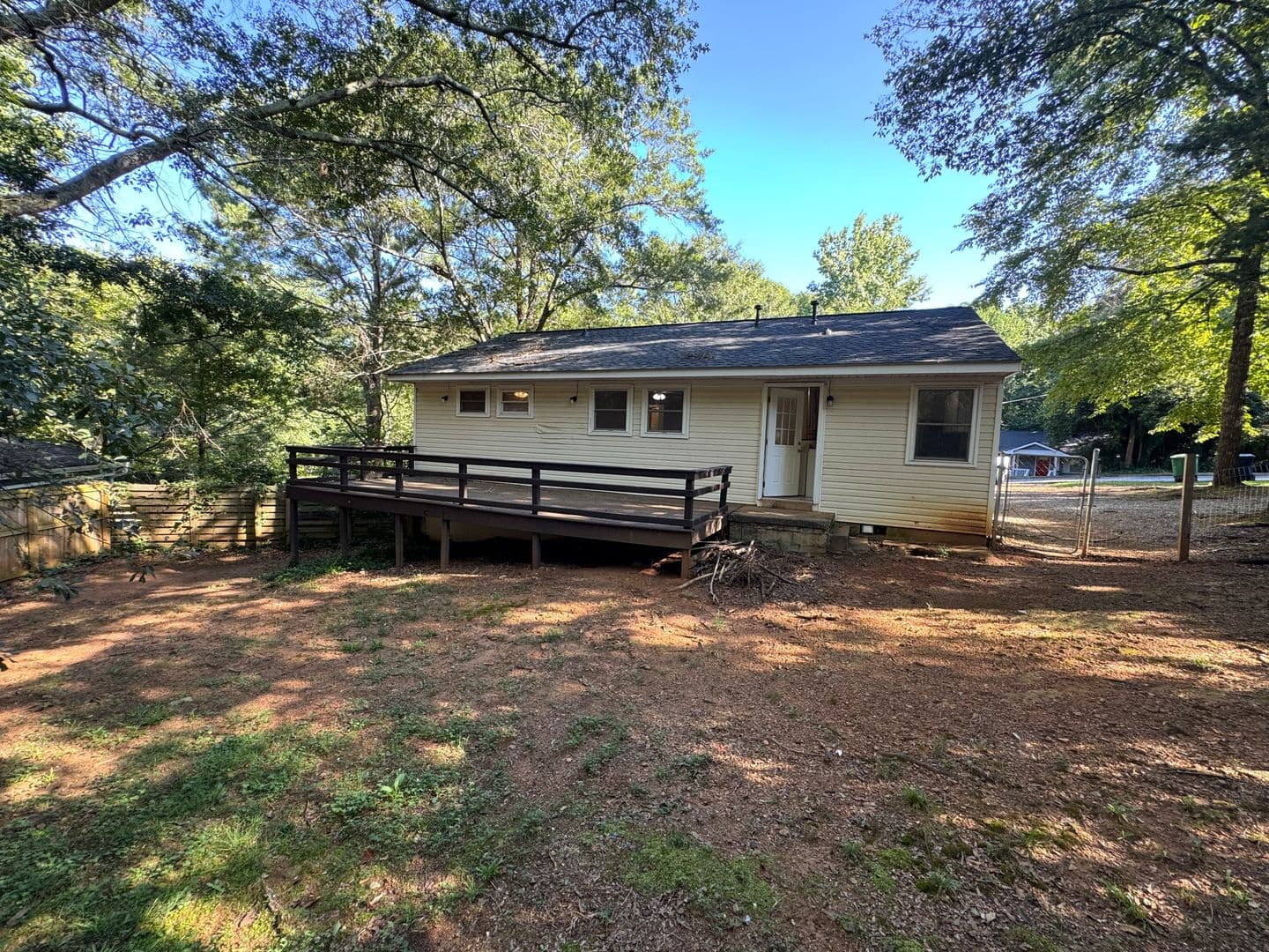 Athens House: 125 Habersham Dr