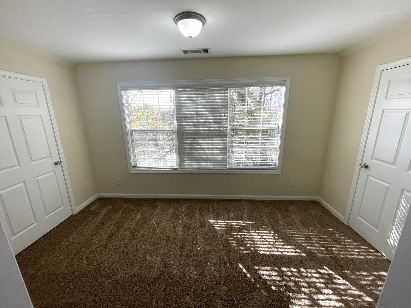 Athens House: 112 Pineview Ct