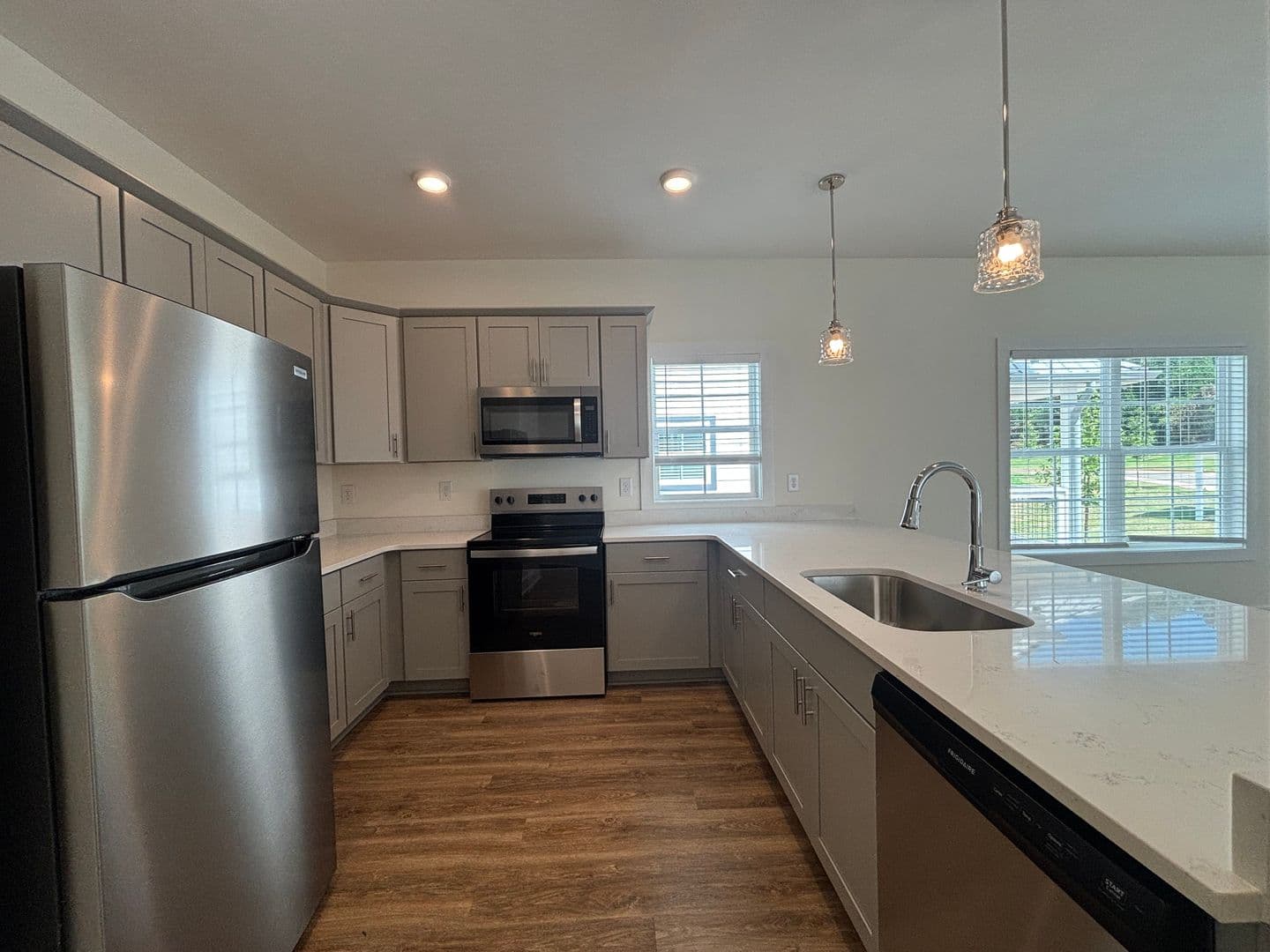 Athens Townhome: 215 Ruth St
