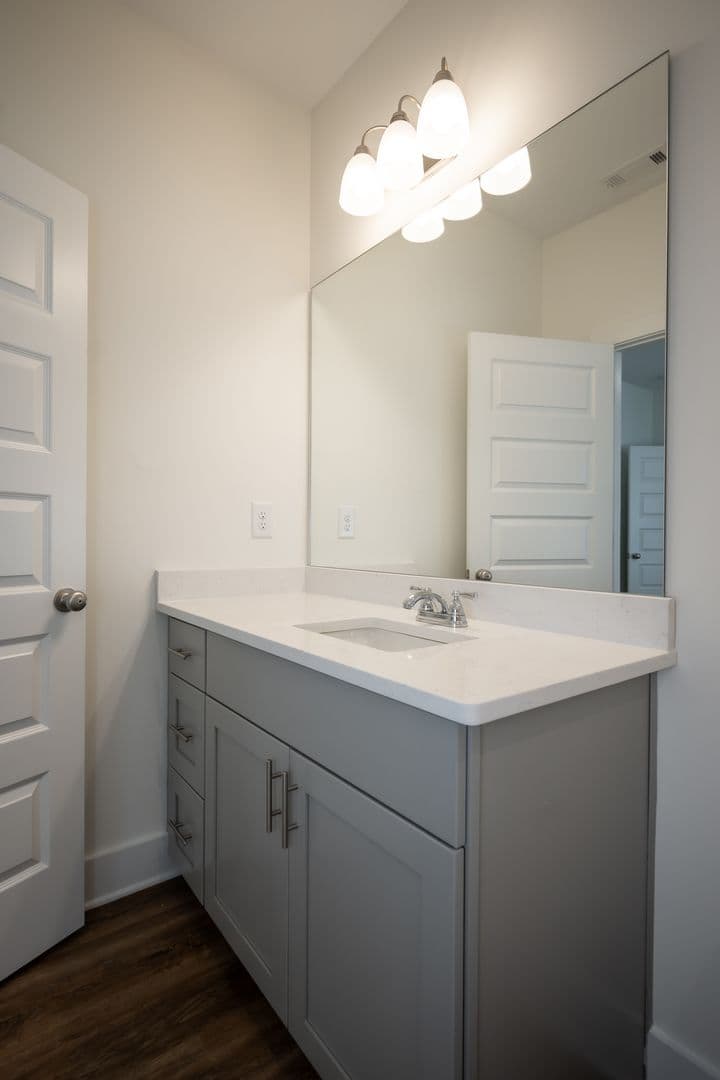 Athens Townhome: 215 Ruth St