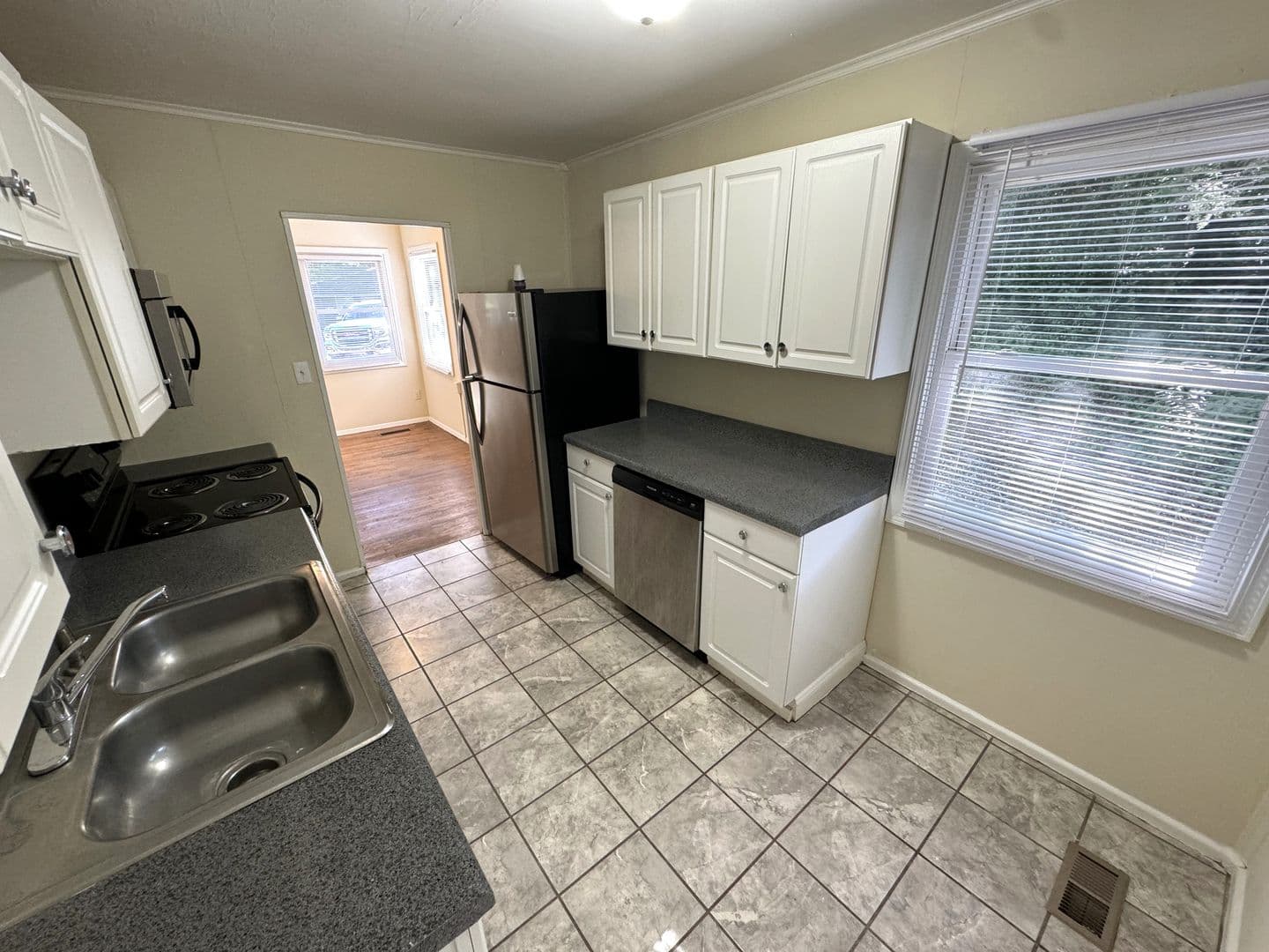 Athens House: 125 Habersham Dr