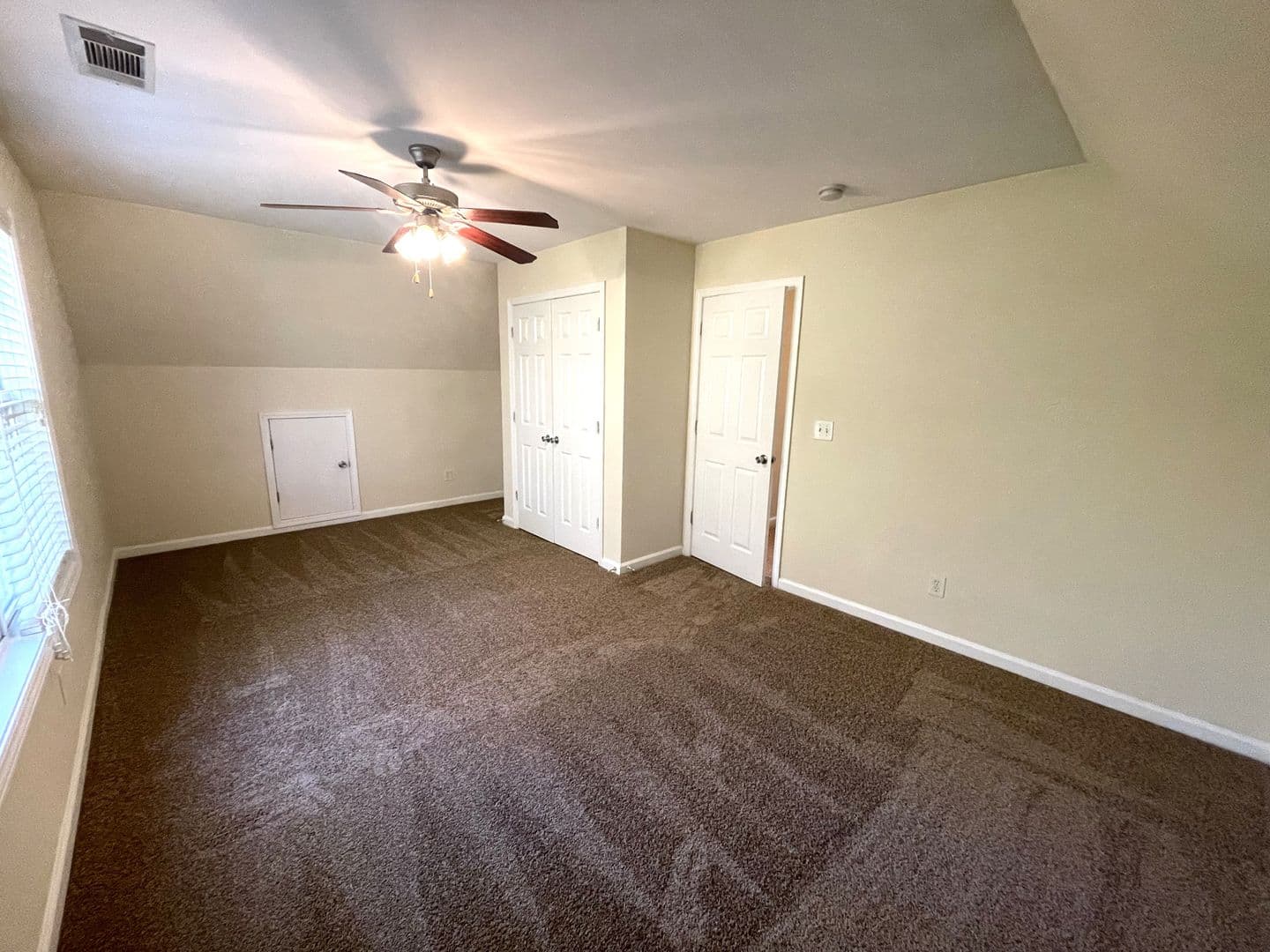 Athens House: 112 Pineview Ct