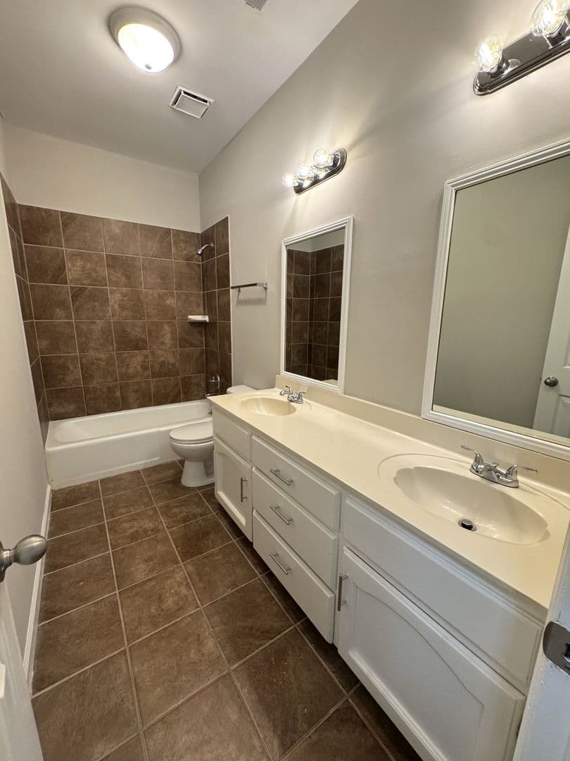 Athens House: 620 Pinecrest Dr
