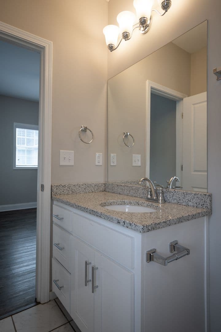 Athens Apartment: 90 Woodsong Ave