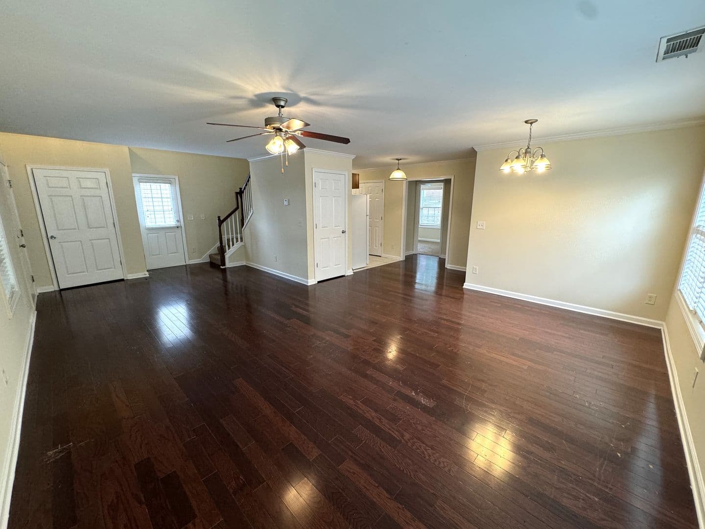 Athens House: 100 Pineview Ct