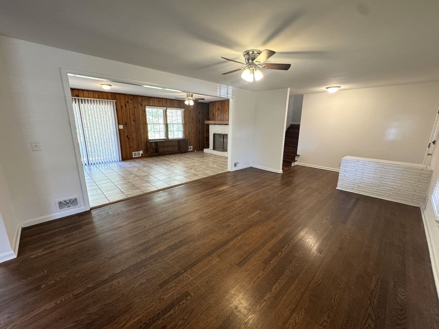 Athens House: 150 Pineview Dr